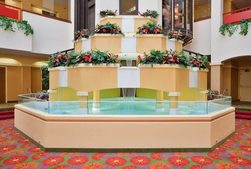 Holiday Inn & Suites SPRINGFIELD - I-44 by IHG 2