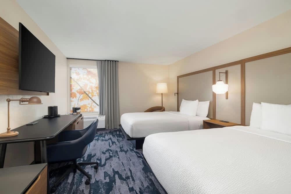 Fairfield by Marriott Inn & Suites Clinton 1
