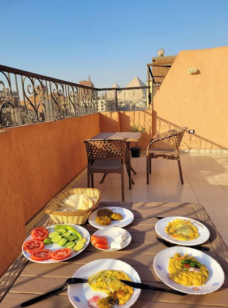 Pyramids Road Guest House 1