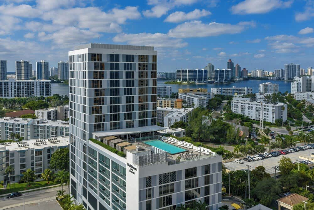 Residence Inn Miami Sunny Isles Beach 1