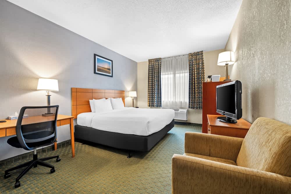 Quality Inn Dubuque on Hwy 20 1
