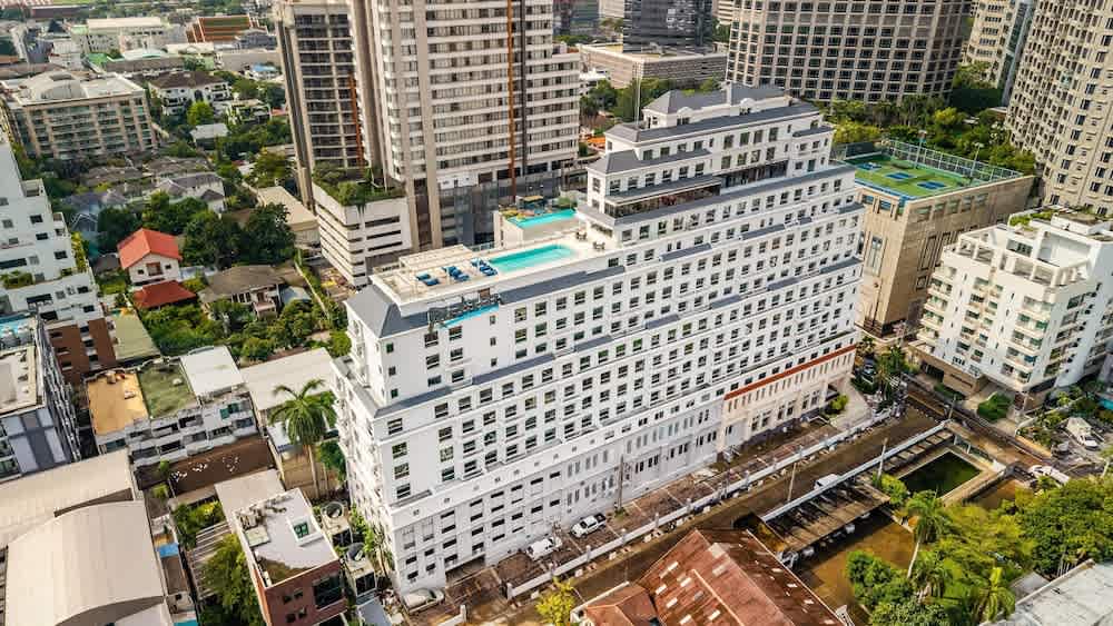 Radisson Hotel Chateau de Bangkok 1