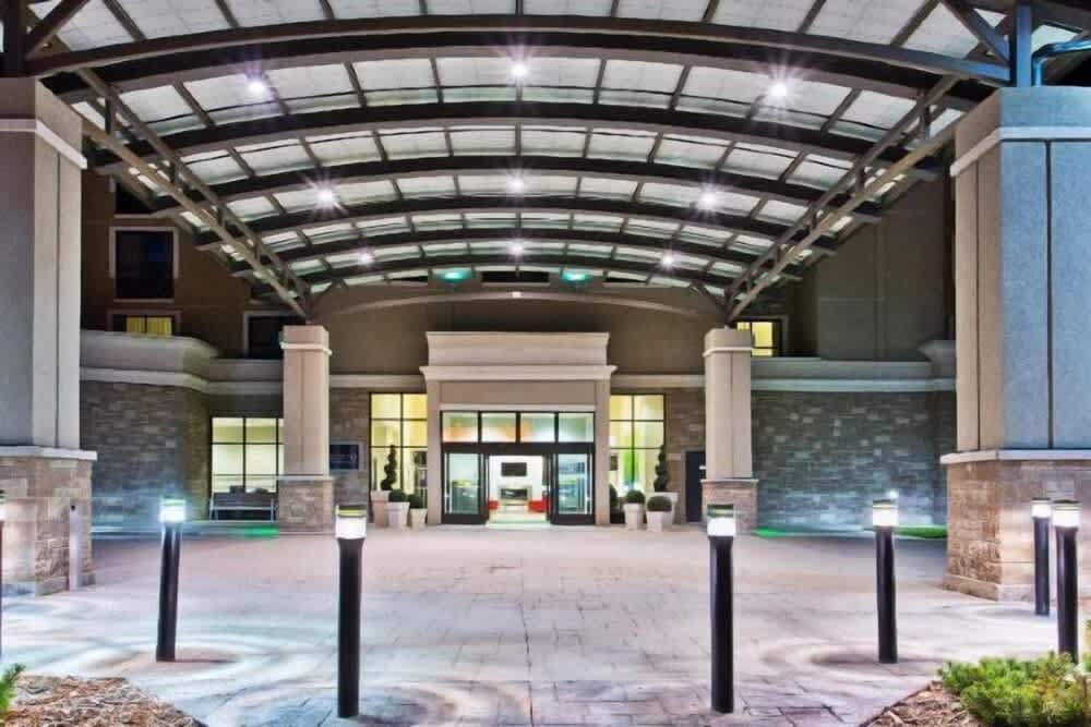 Holiday Inn & Suites RED DEER SOUTH by IHG 2
