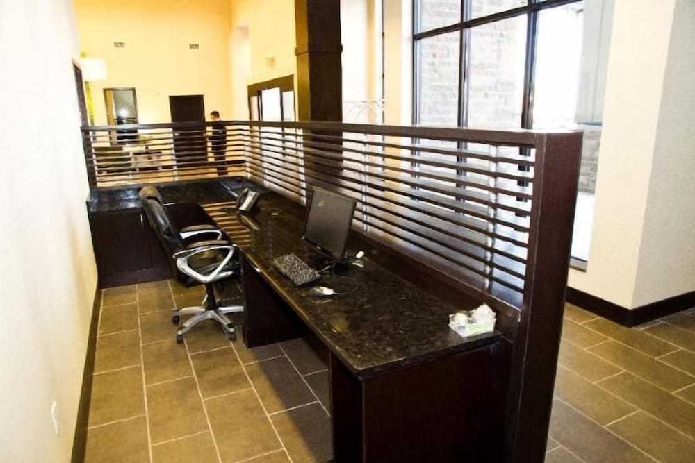 Holiday Inn & Suites RED DEER SOUTH by IHG 1
