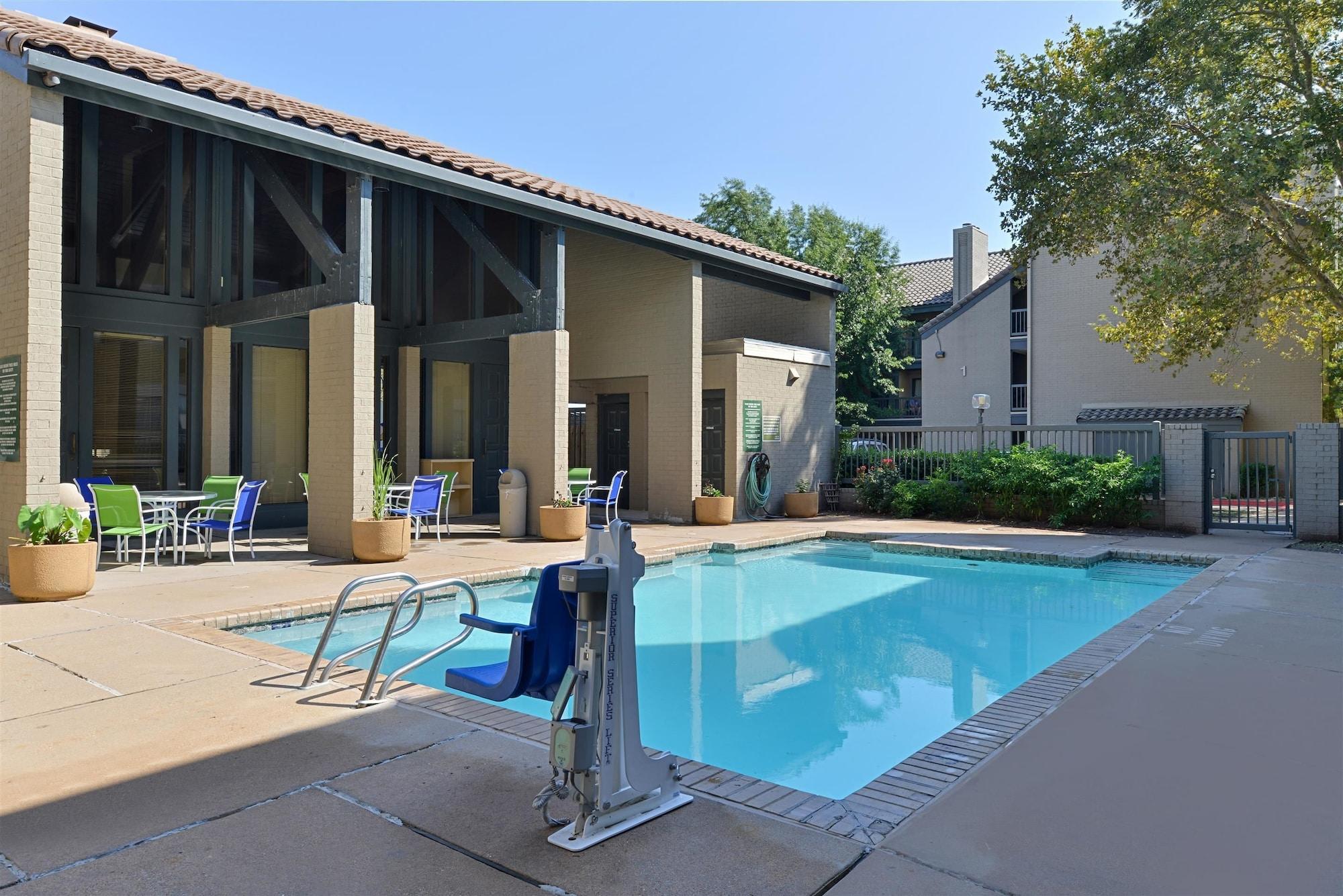 Americas Best Value Inn Suites Extended Stay Tulsa 1