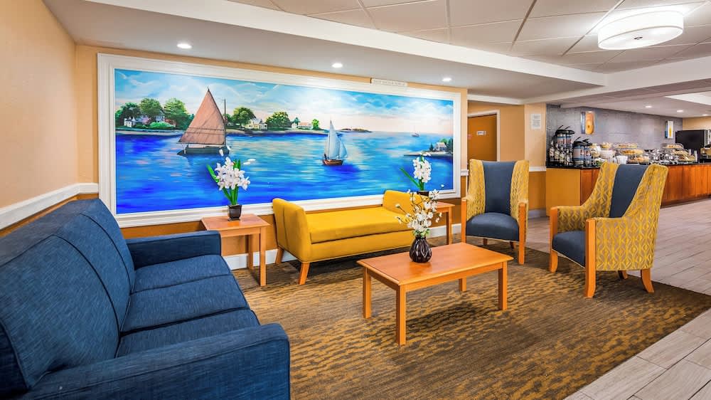 Cape Cod (Hyannis) by IHG 1