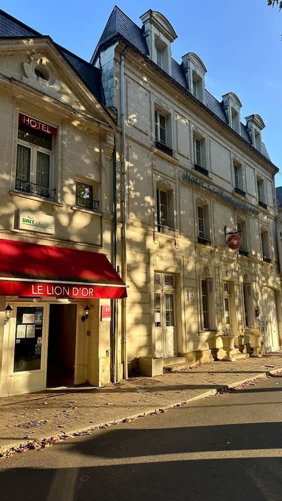 BRIT HOTEL Le Lion d'Or CHINON 1
