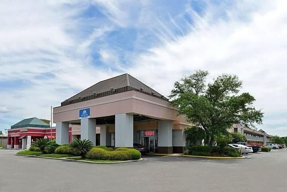 Heritage Inn & Suites by Capital O Baton Rouge I 10 1