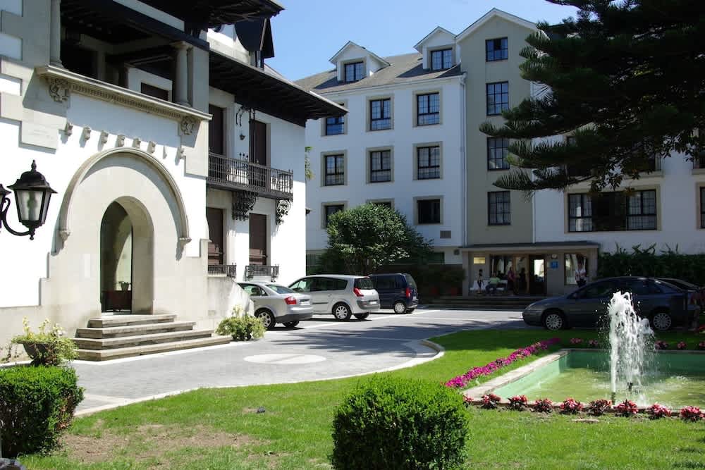 Palacio Arias & Hotel y Apartamentos Arias 1