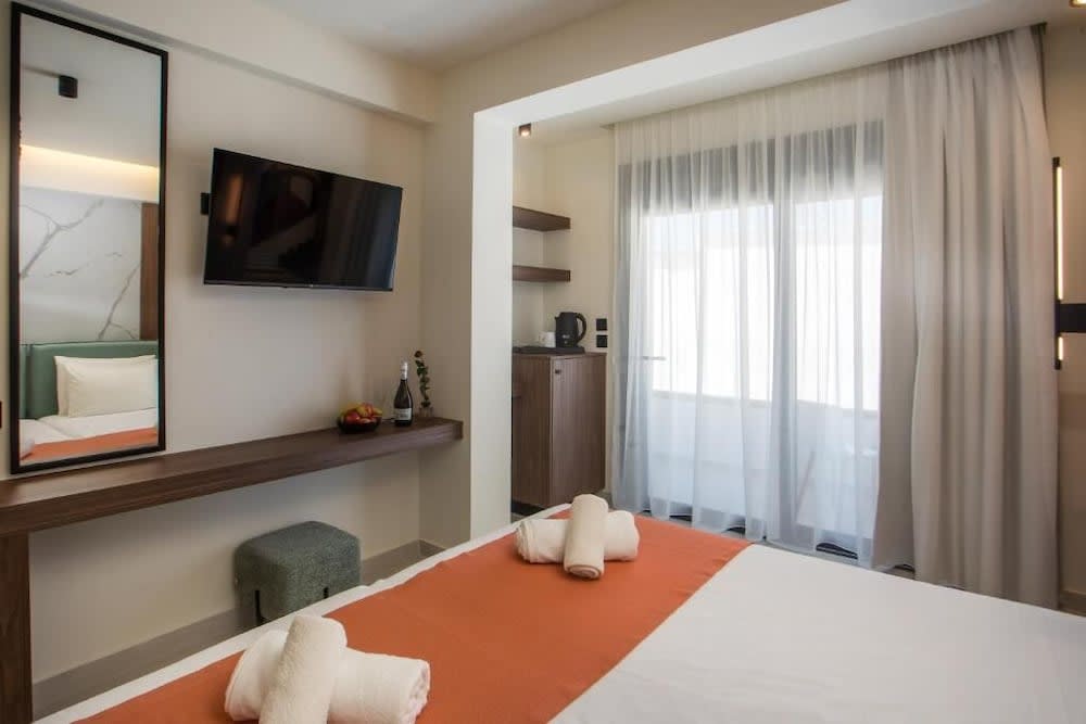 Aurora Living - Adults Only 2