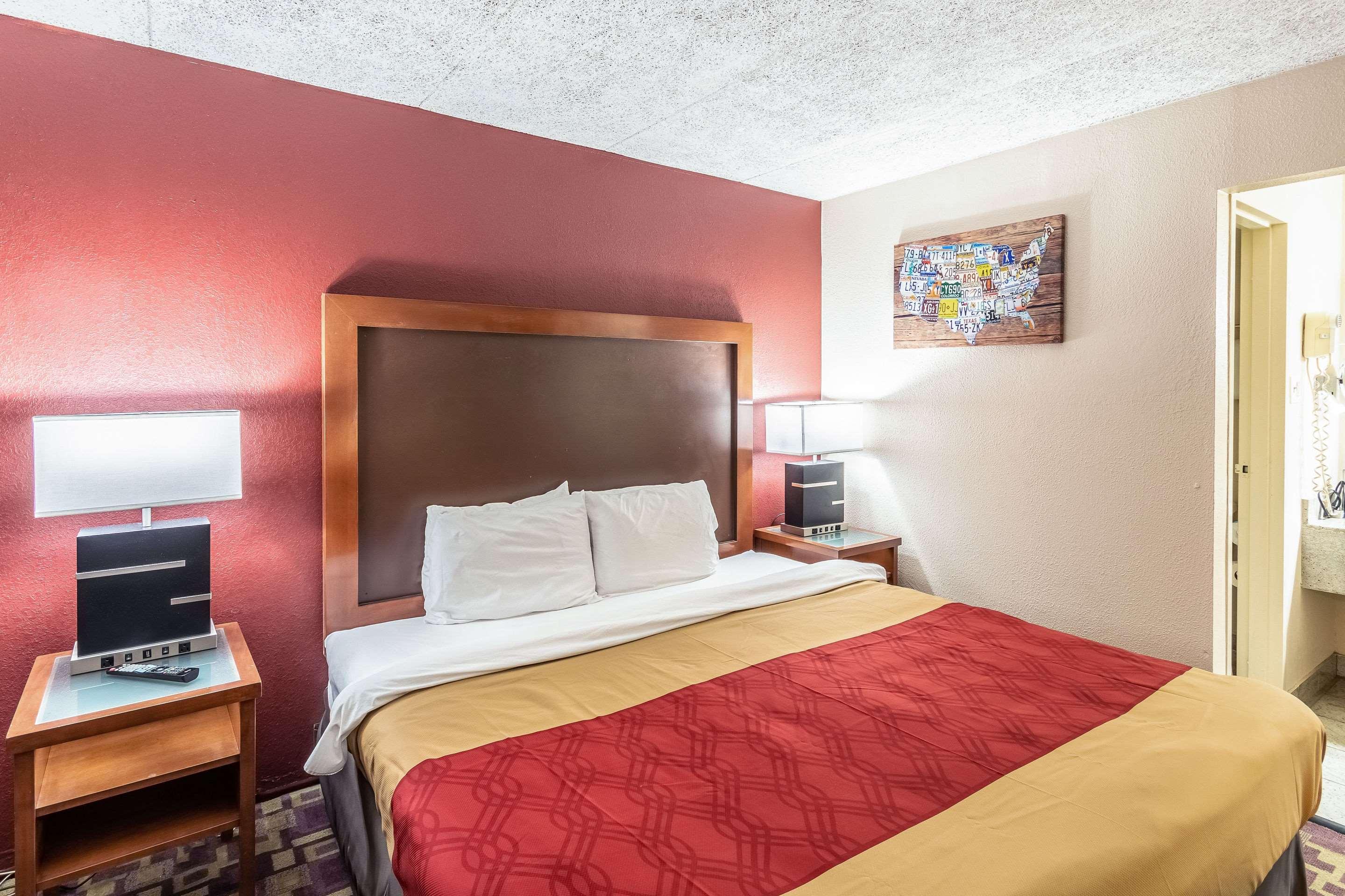 Econo Lodge (Zanesville) 2