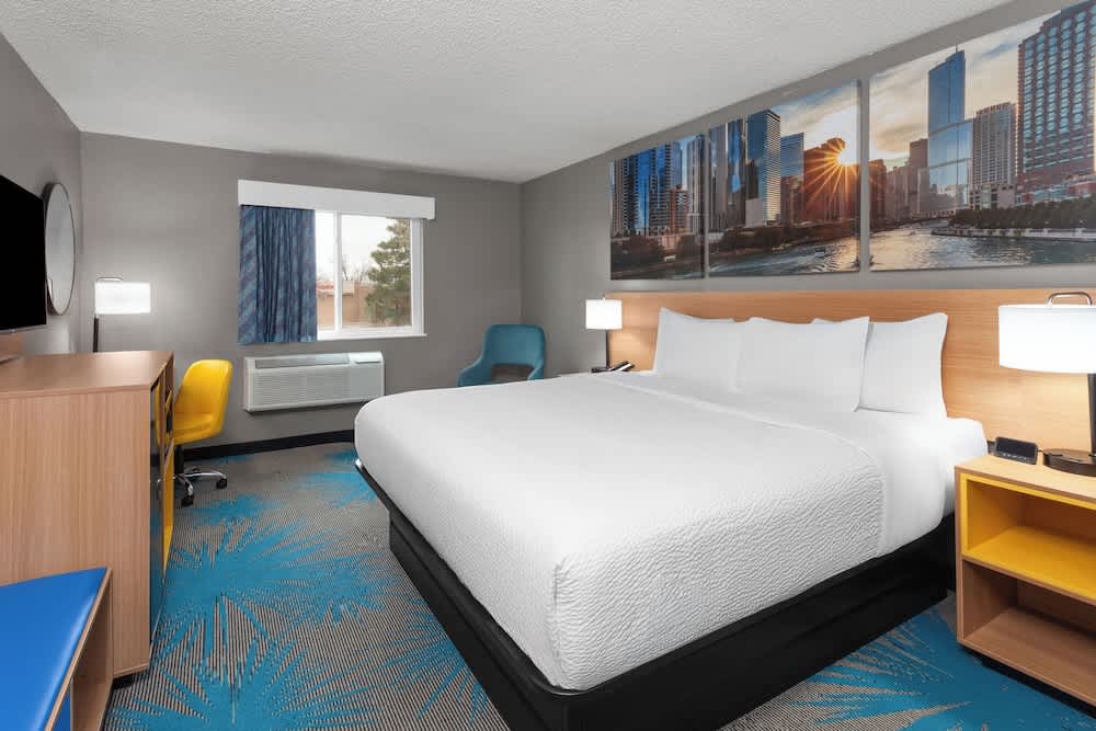 Days Inn by Wyndham Waukegan 2