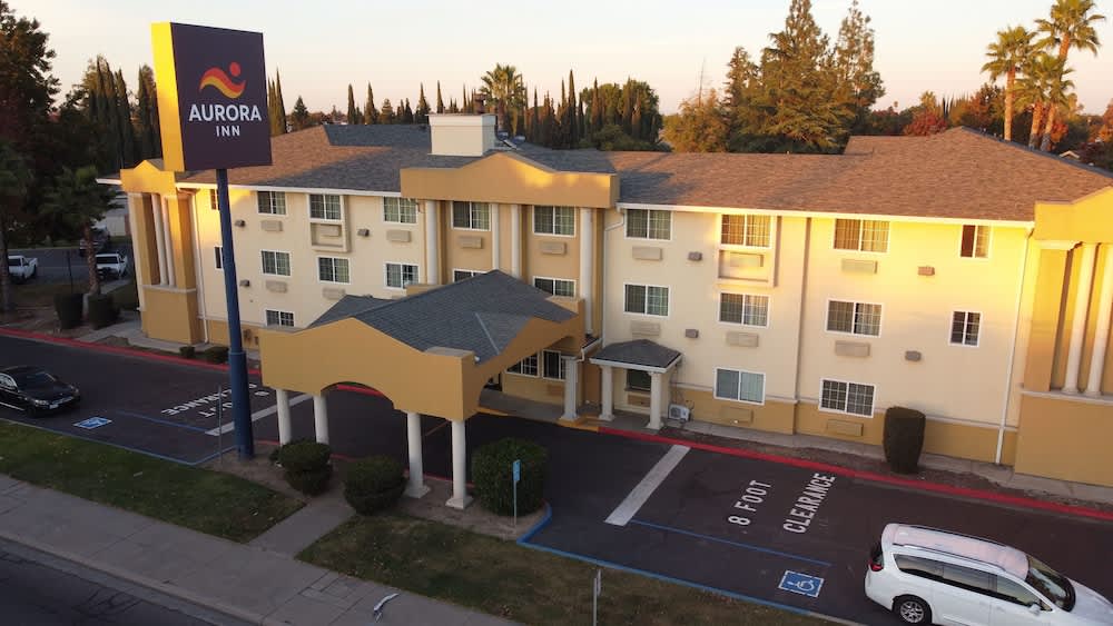 Aurora Inn 1
