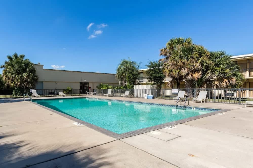 Eco Inn Suites by Hotel O Baytown 1