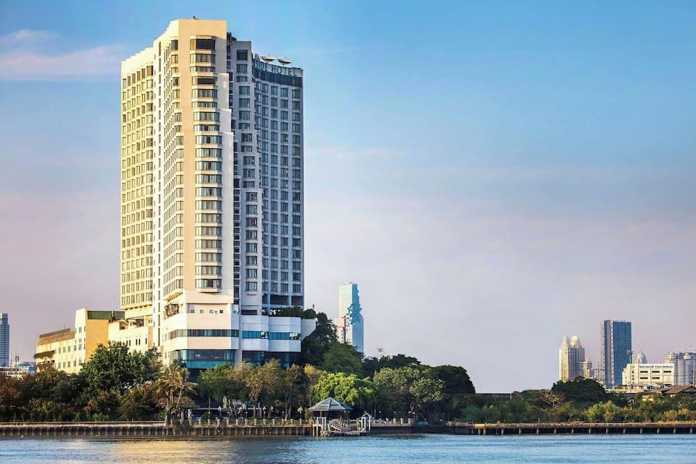 Montien Riverside Hotel Bangkok 1