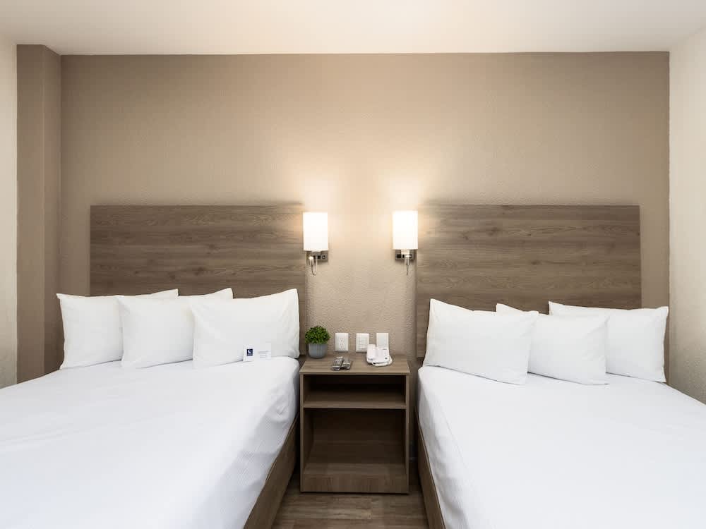 Hotel Mesaluna Short & Long Stay 1