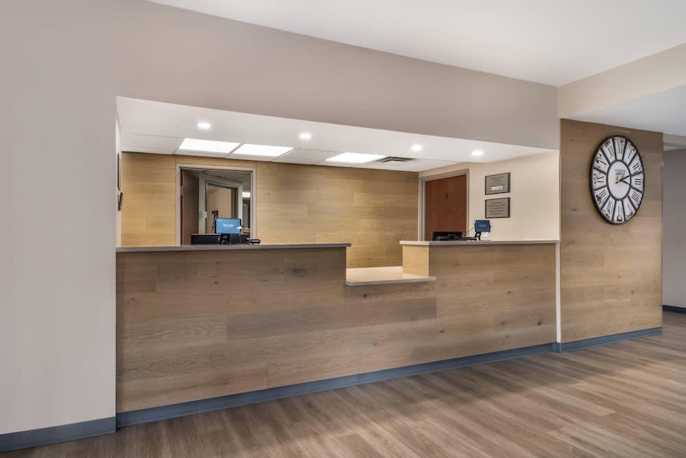 Country Inn & Suites by Radisson, Shelby, NC 2