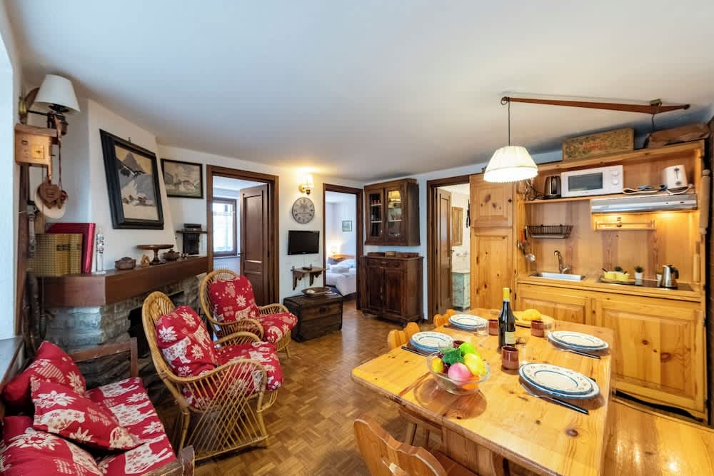 Graceful Apartment In Courmayeur 1