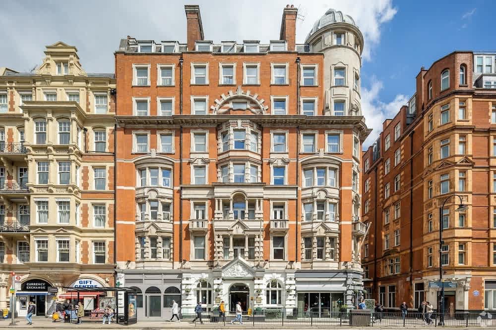 London Bloomsbury Square Hotel by IHG 1