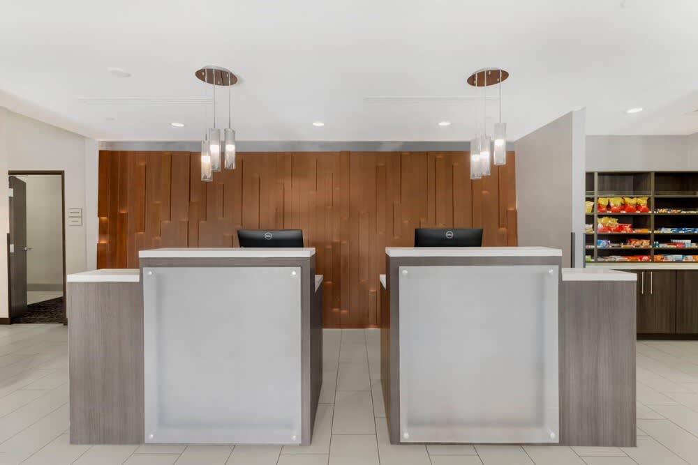 Comfort Inn & Suites 2