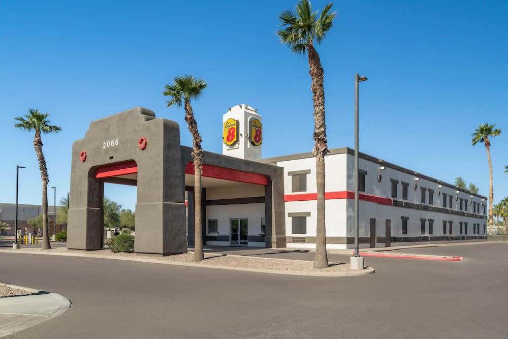 Super 8 by Wyndham Casa Grande 1
