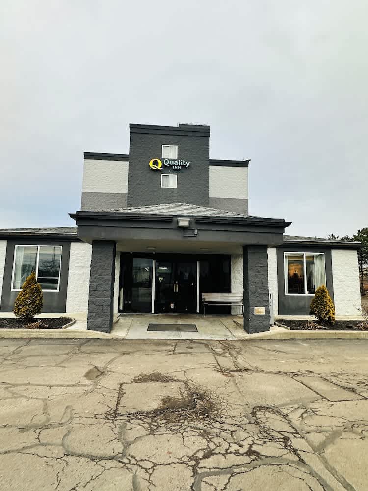 Quality Inn Rochester West 1