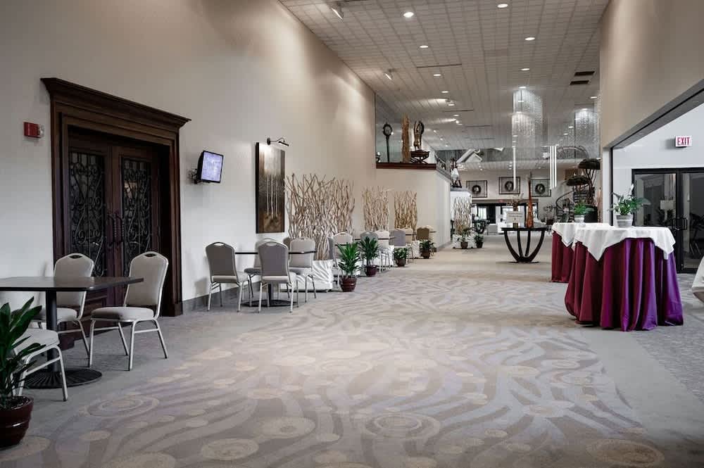 Holiday Inn Express & Suites Mentor - Banquet Center by IHG 2