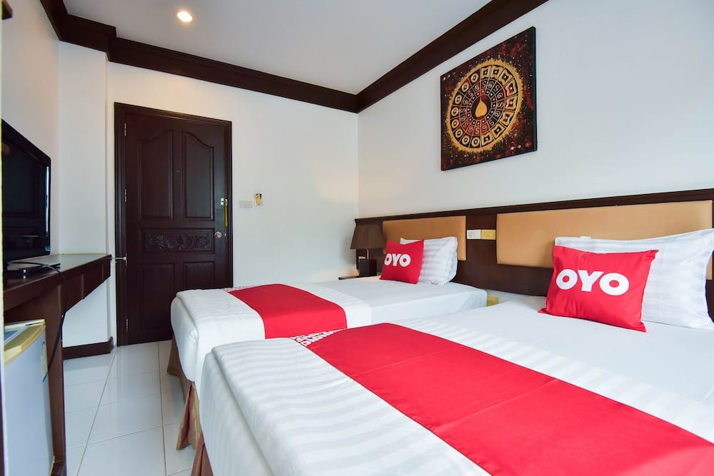 Sira Boutique, Patong 1