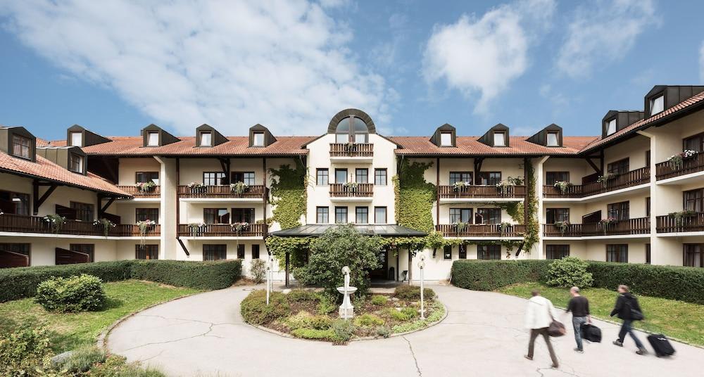 Landhotel Rosenberger 1