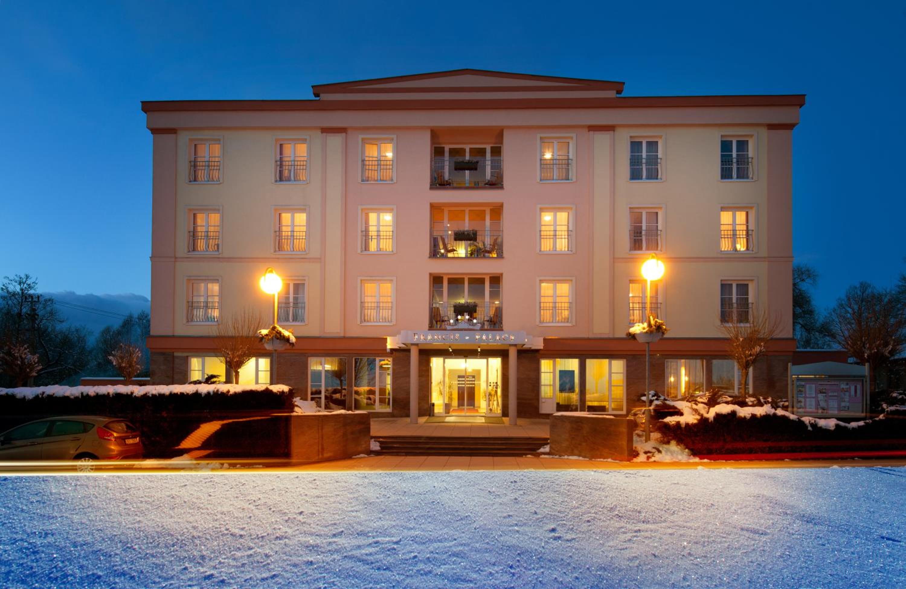 Francis Palace 1
