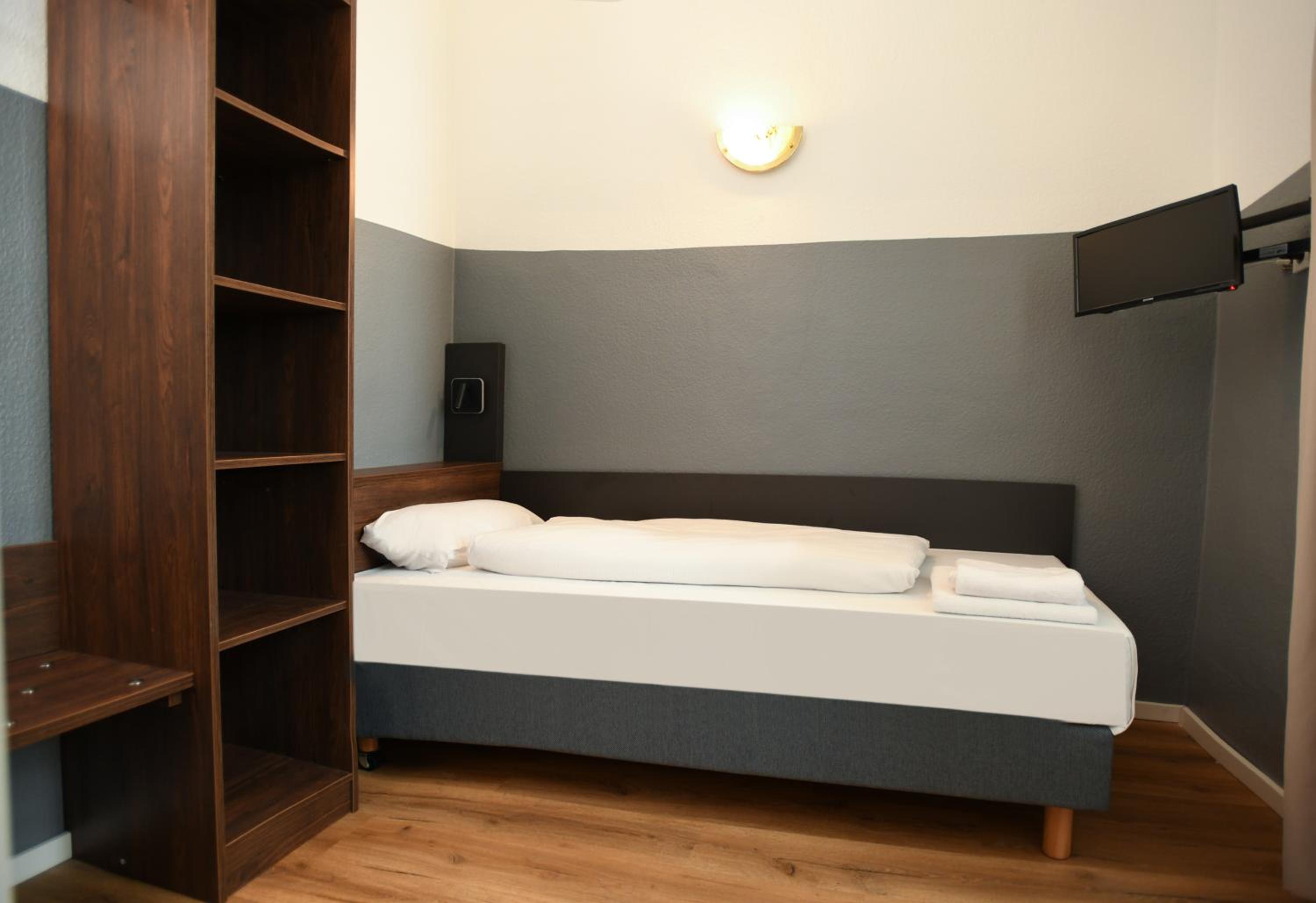 Hotel Apadana Frankfurt 2