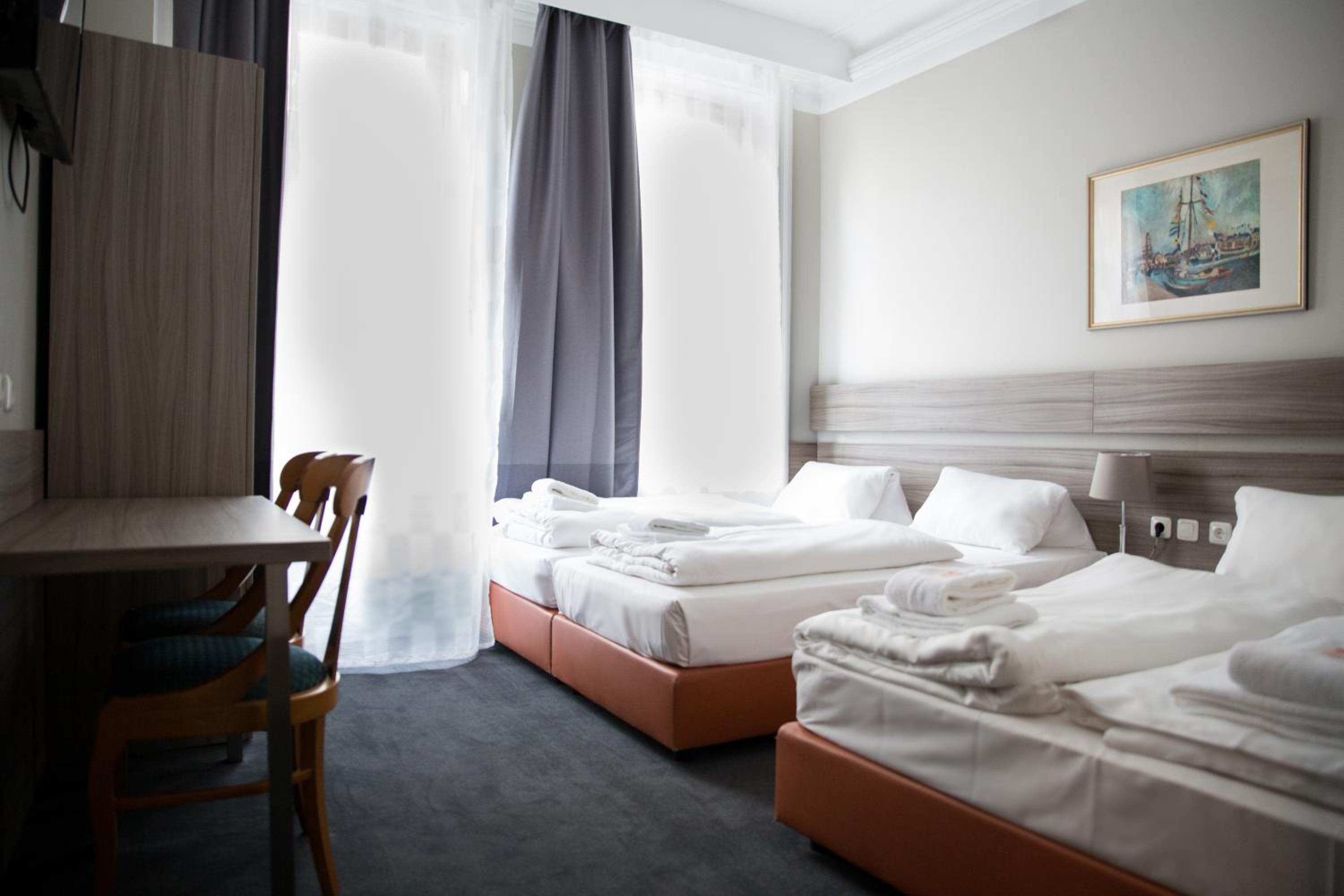City Hotel - HEEFA OHG 1