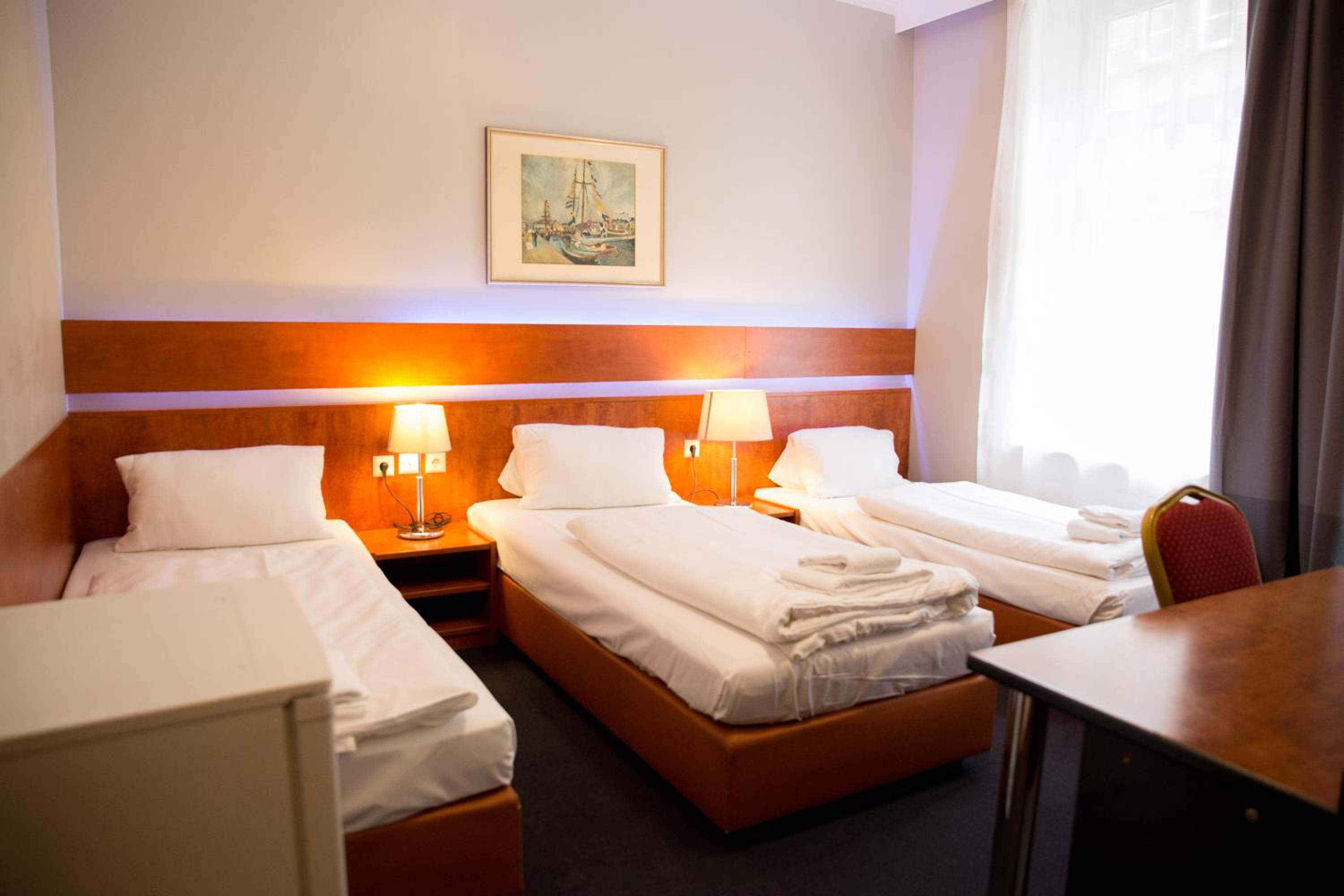 City Hotel - HEEFA OHG 2