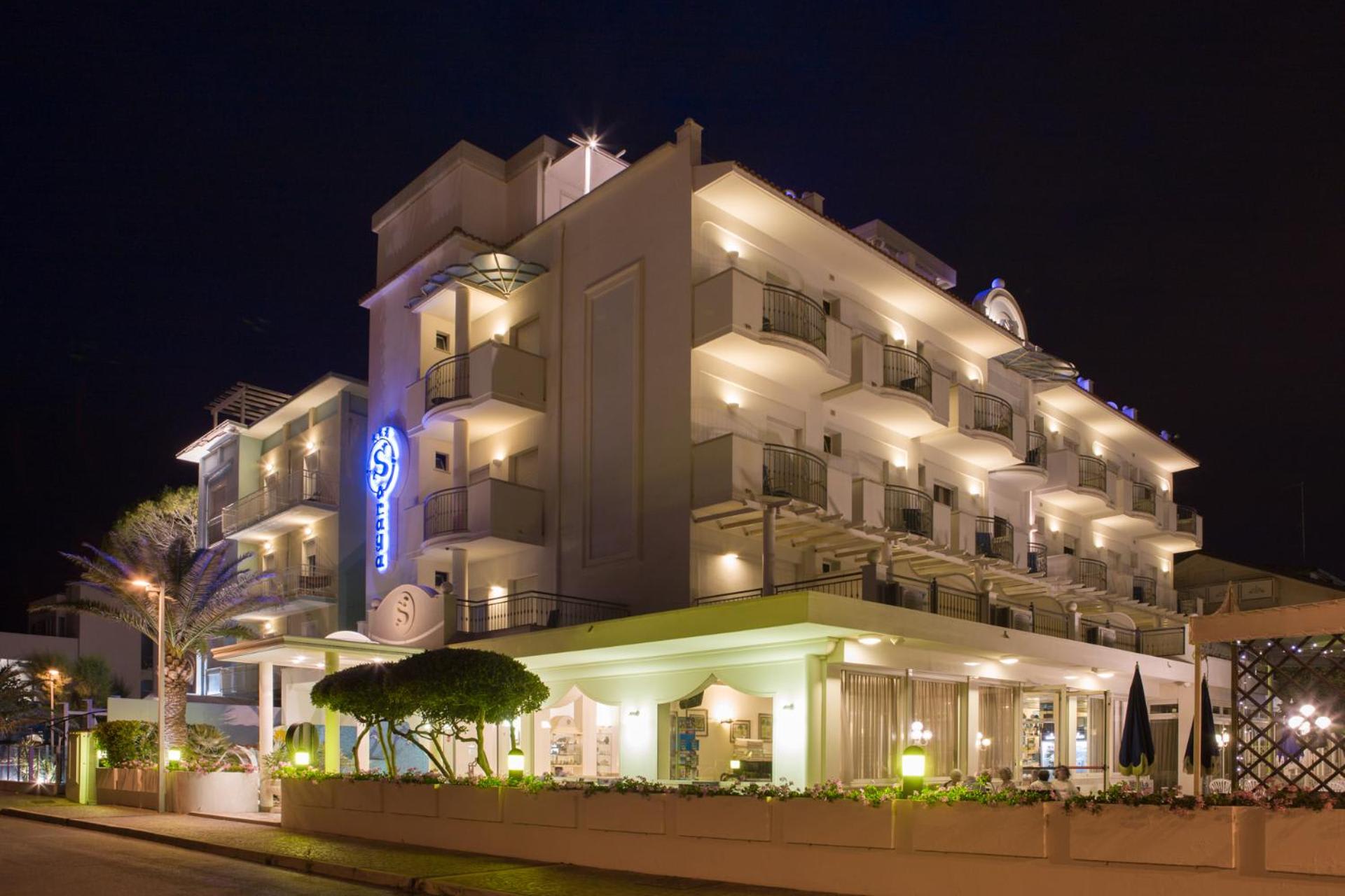 Hotel Soraya - Spiaggia Sawasdee with Beach, Restaurant & Parking 2