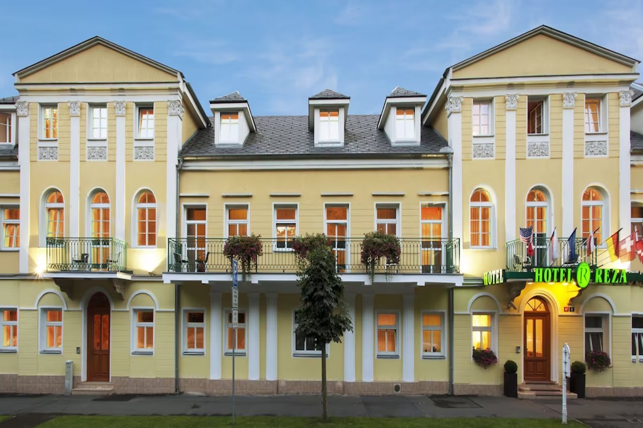 Hotel Reza 2