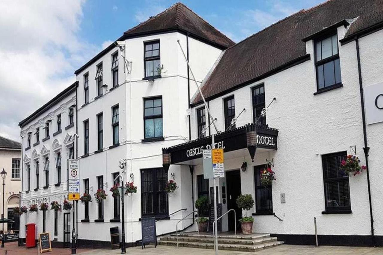 The Castle Hotel Neath 2
