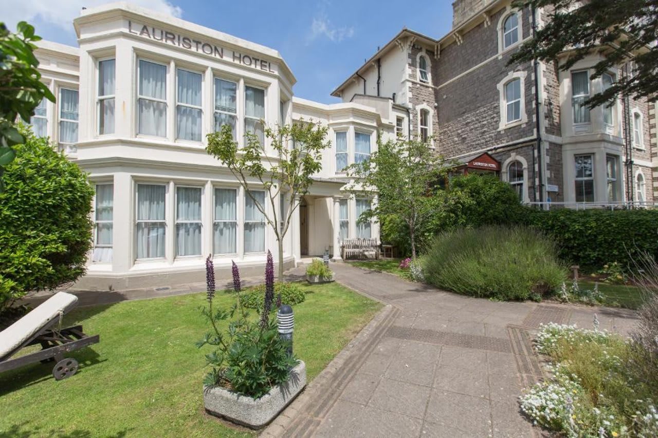 Lauriston Hotel 2