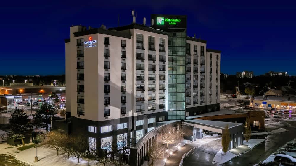 Holiday Inn & Suites LONDON SOUTH by IHG 1