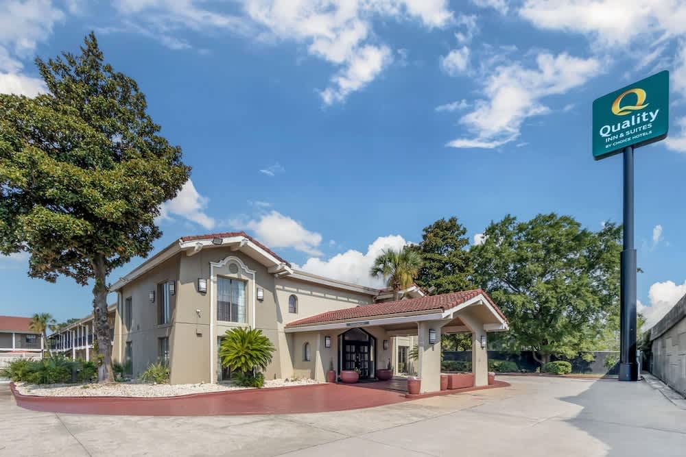 Quality Inn & Suites North Charleston - Ashley Phosphate 1