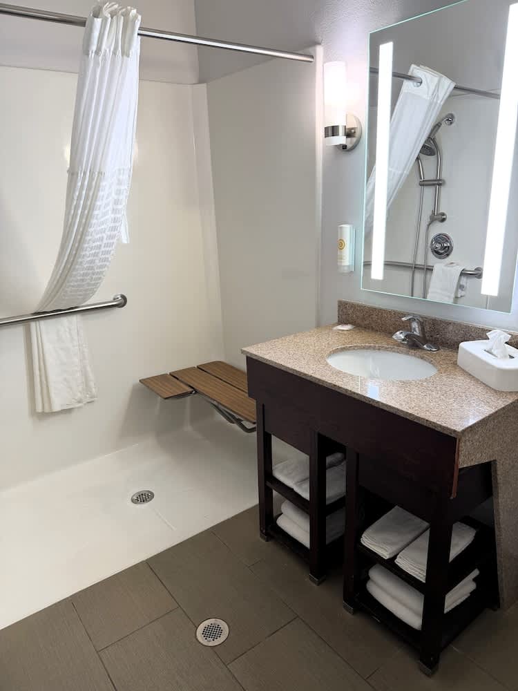 Comfort Suites Miamisburg - Dayton South 2