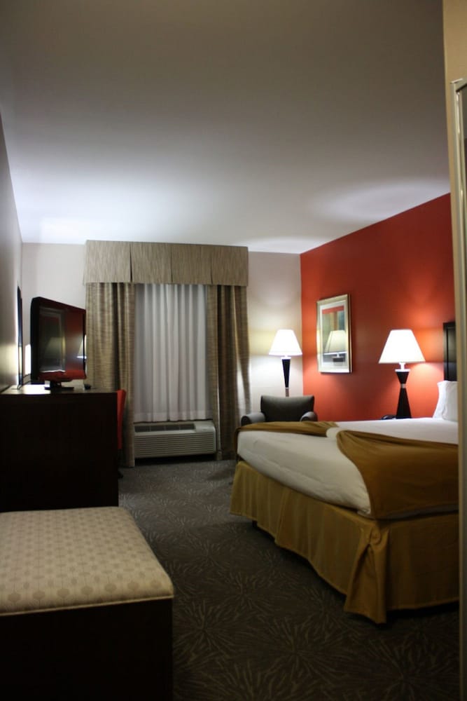 Holiday Inn Express TOLEDO NORTH by IHG 2