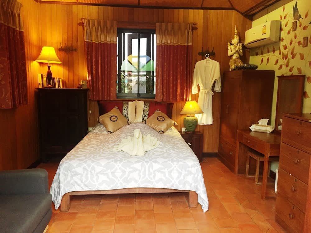 Shanti Lodge Bangkok 1
