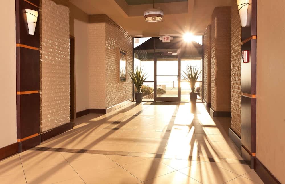 Country Inn & Suites by Radisson, Virginia Beach Oceanfront 2