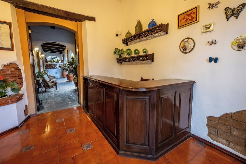 Las Mariposas Hotel & Studios 2