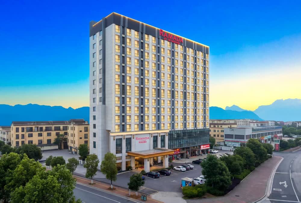 Ramada by Wyndham Zhangjiajie 1