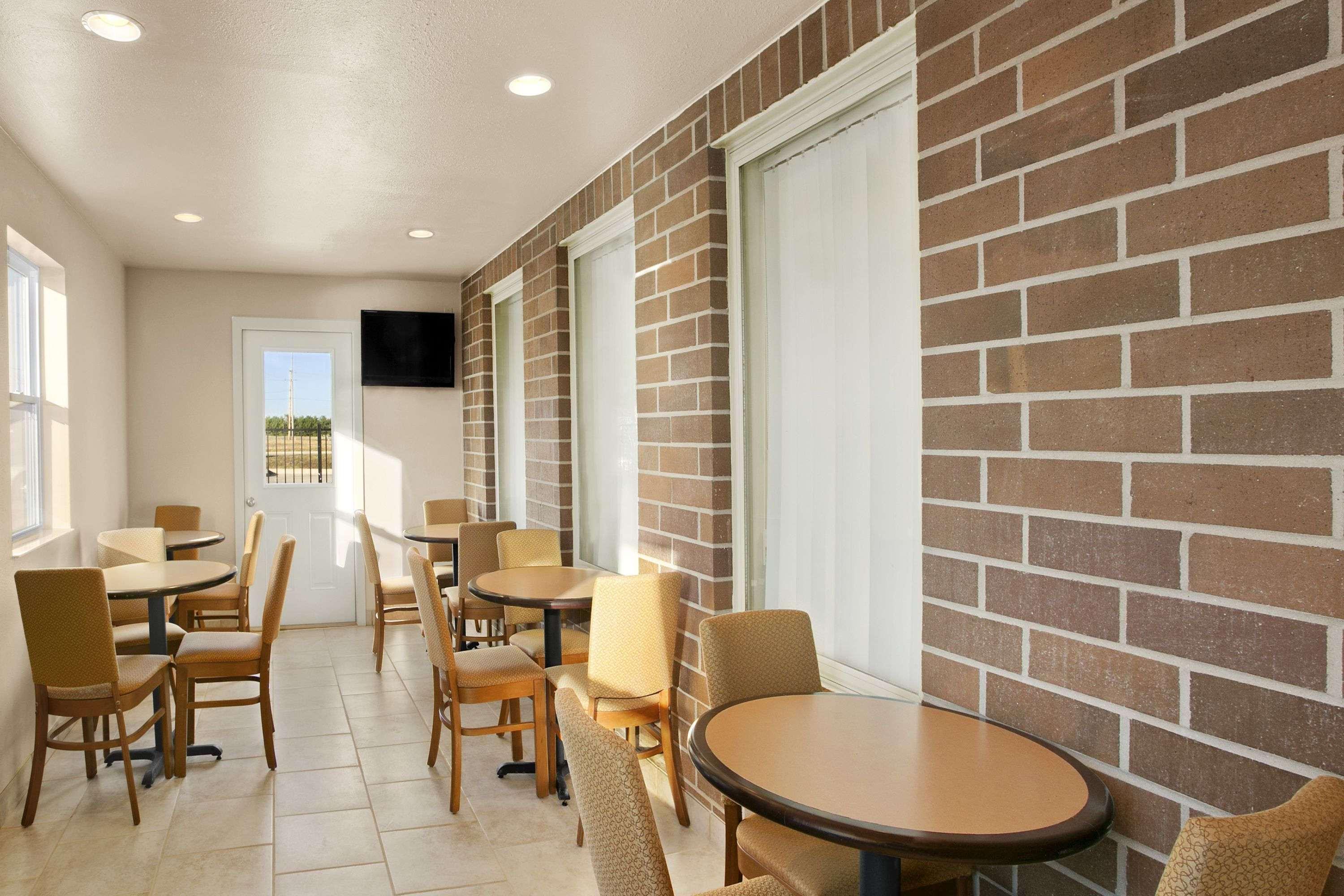 Baymont By Wyndham Jacksonville 1