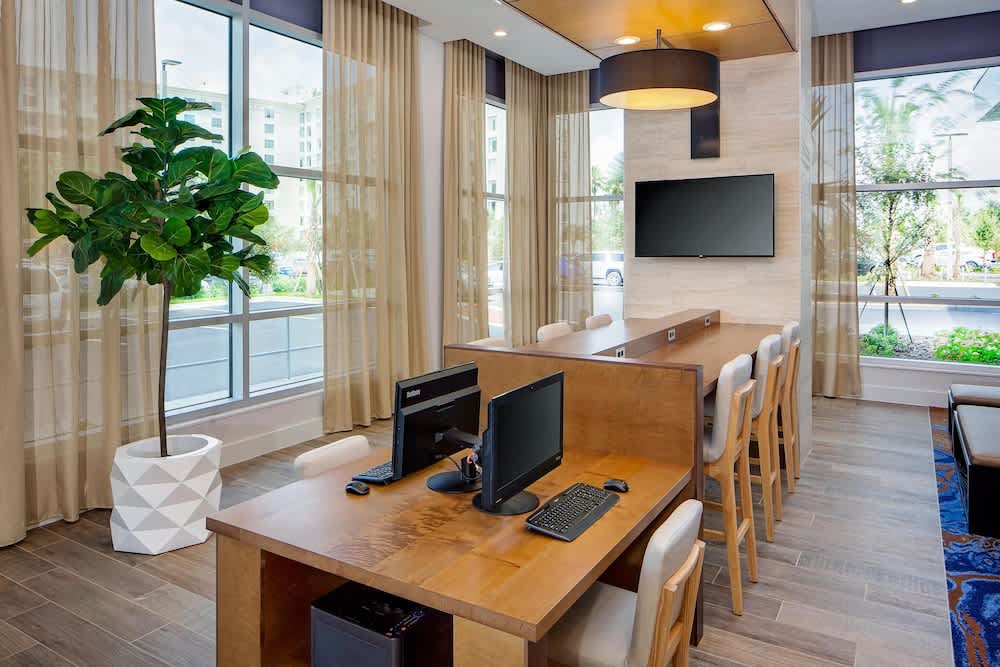 Hyatt House across from Universal Orlando Resort 2