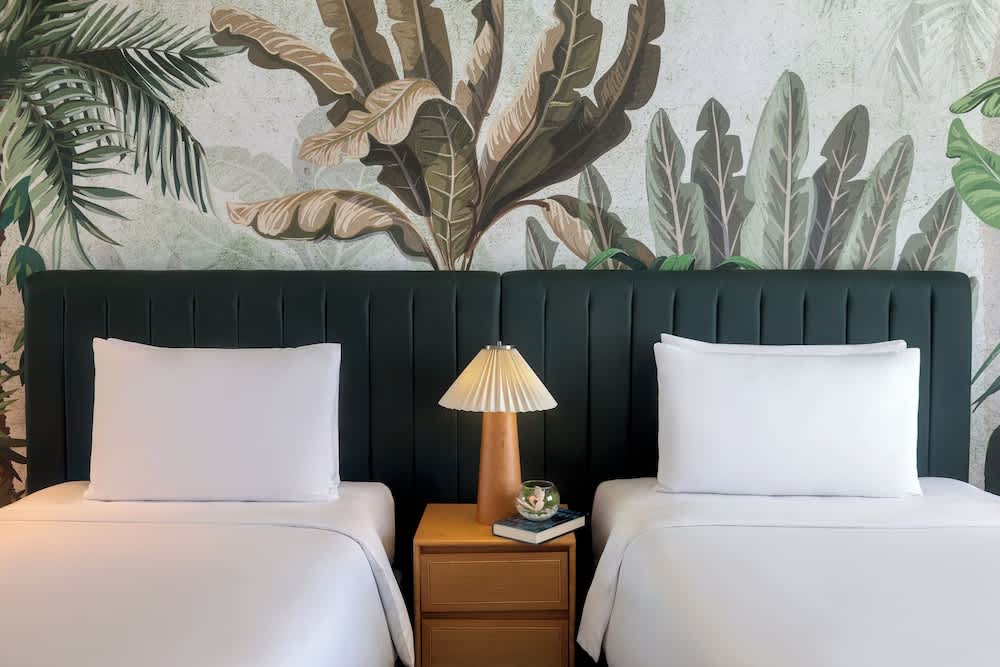 Yas Plaza Mangroves by IHG 2
