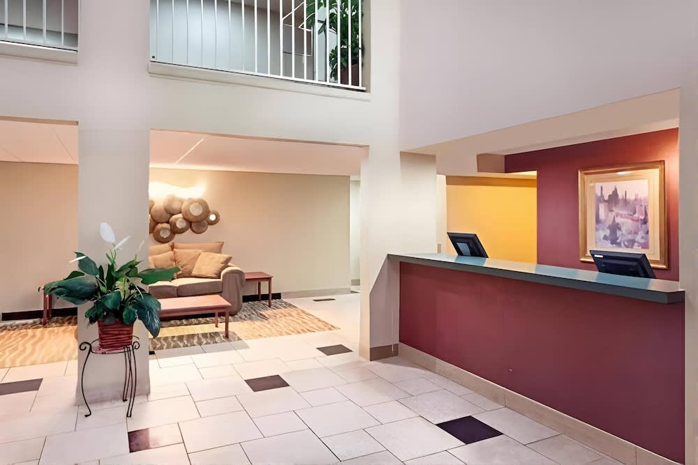 Rodeway Inn & Suites Chandler - Phoenix South I-10 1