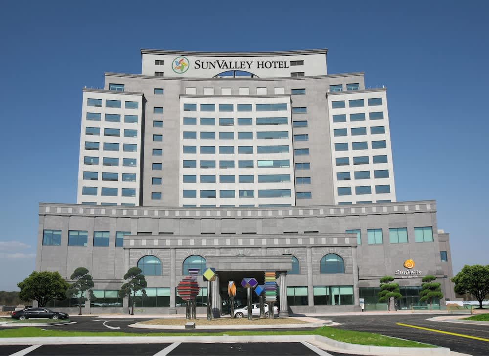 Sun Valley Hotel 1